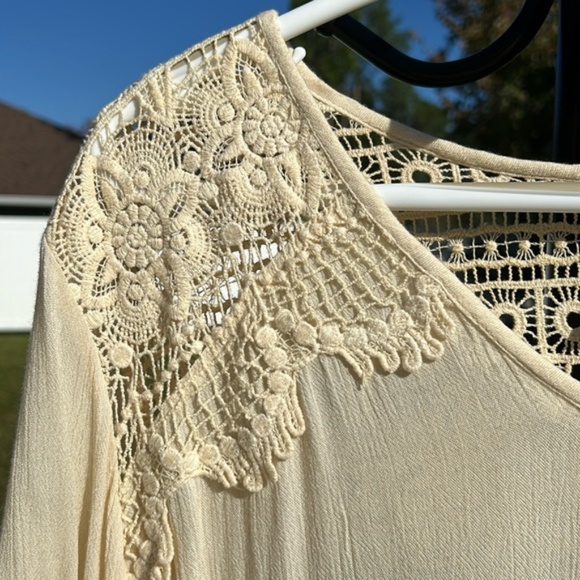 New Chico’s yellow top - Picture 5 of 10